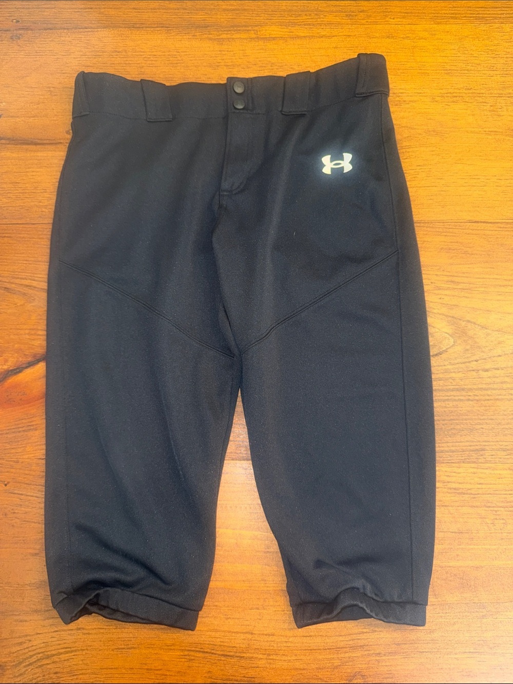 Under Armour  Kids Black Athletic baseball “knickers style” with Logo